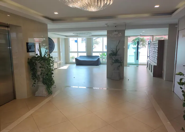 Pattaya Center Luxurious Garden Apartment 1