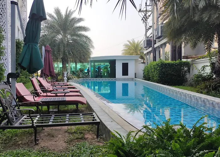 Pattaya Center Luxurious Garden Apartment 1