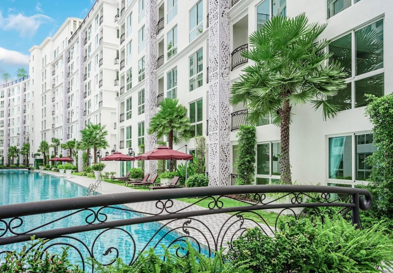 Center Luxurious Garden 1 *