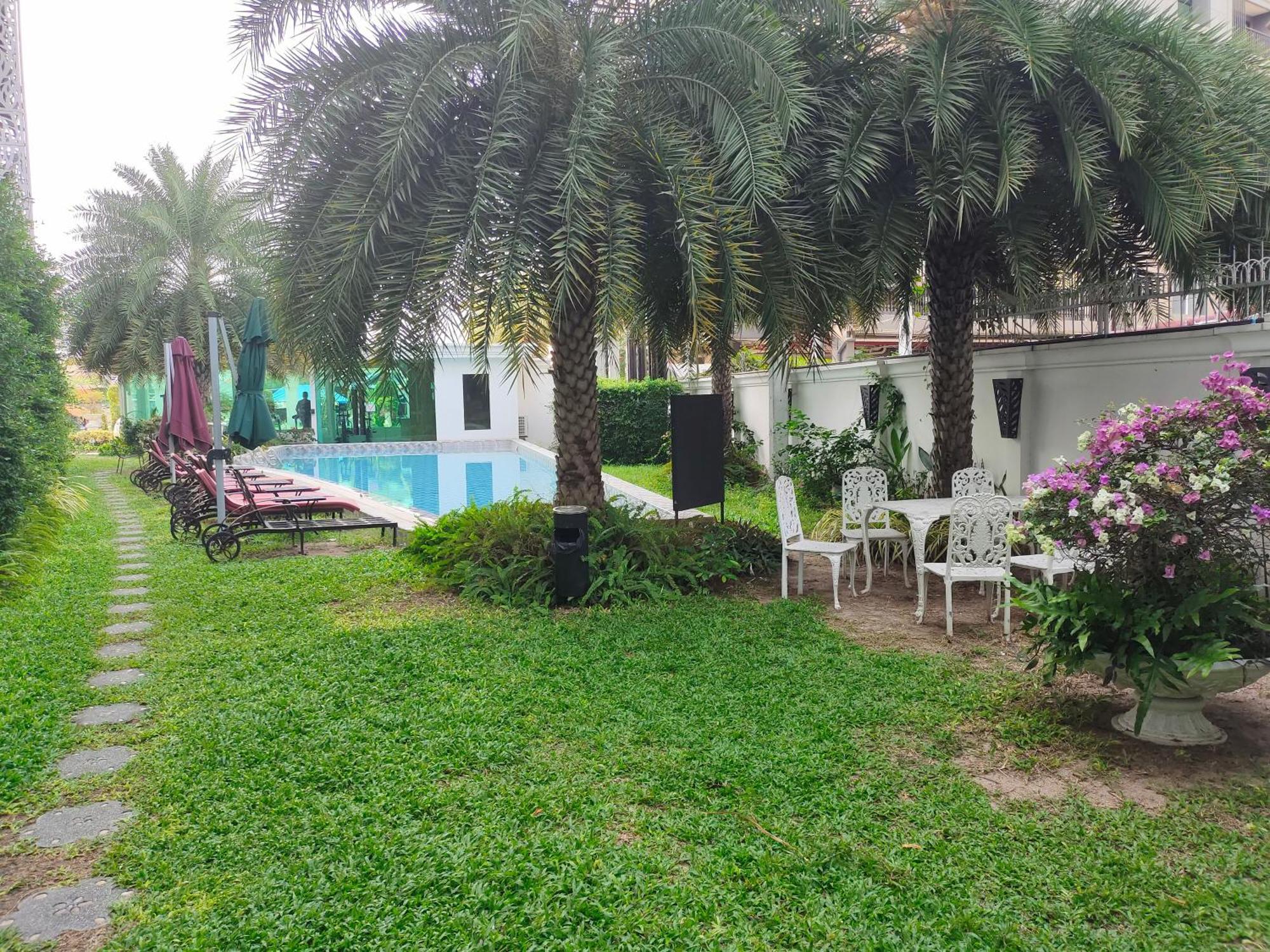 Apartment Center Luxurious Garden 1