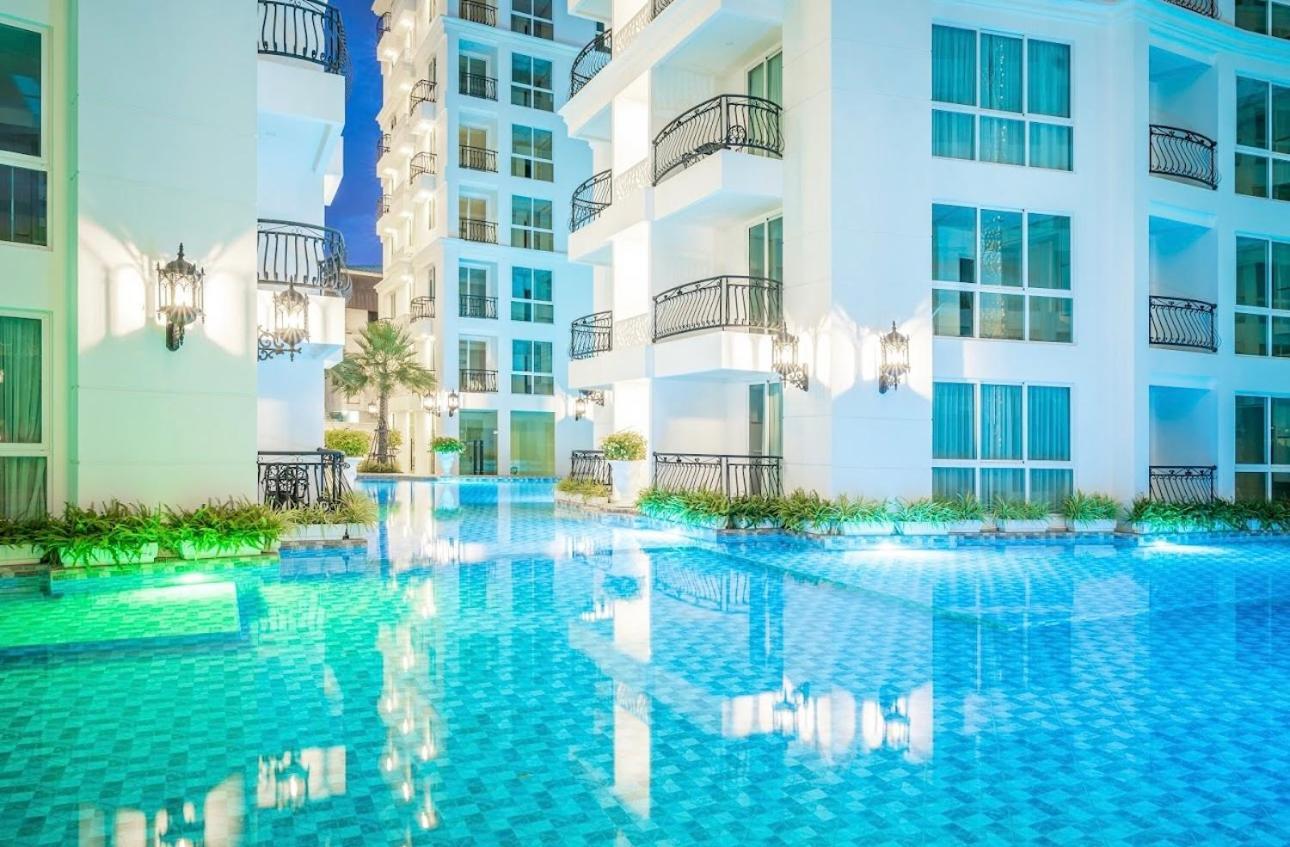 Center Luxurious Garden 1 *